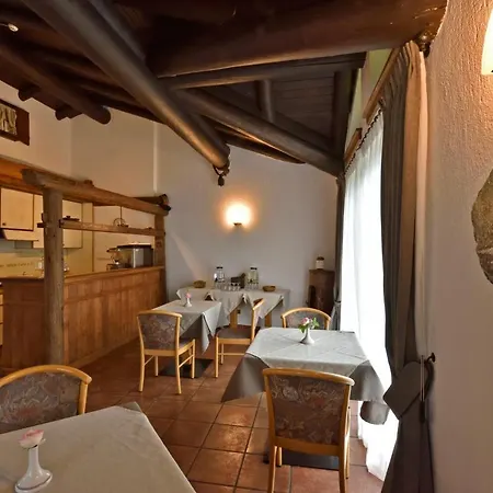 Aparthotel La Roche Appartments 3*